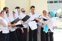 Праздник семьи, любви и верности в Хабаровске. Венчание супружеских пар архиепископом Хабаровским и Приамурским Игнатием. 17 июля 2011г.